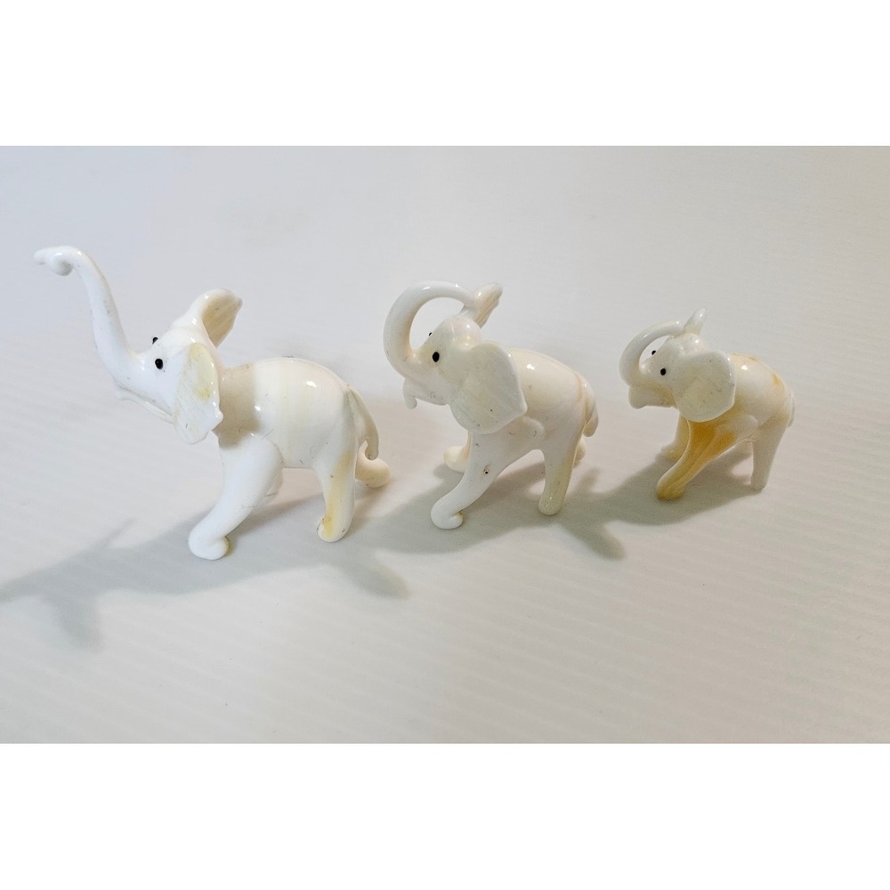 Vintage ceramic‎ Elephant Figurines Set of 3  Miniature Good Luck